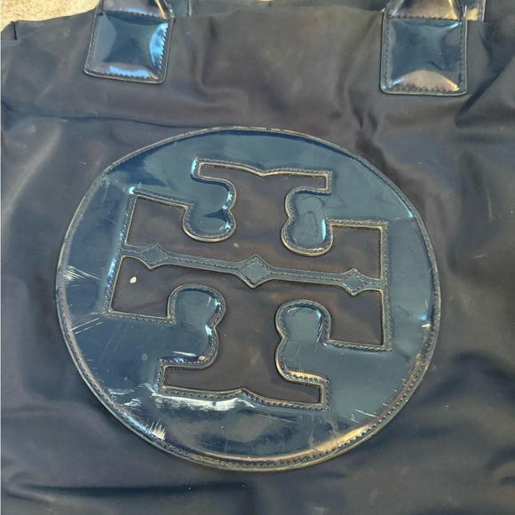 Tory Burch Ella Tote in Patent Navy - Picture 7 of 8